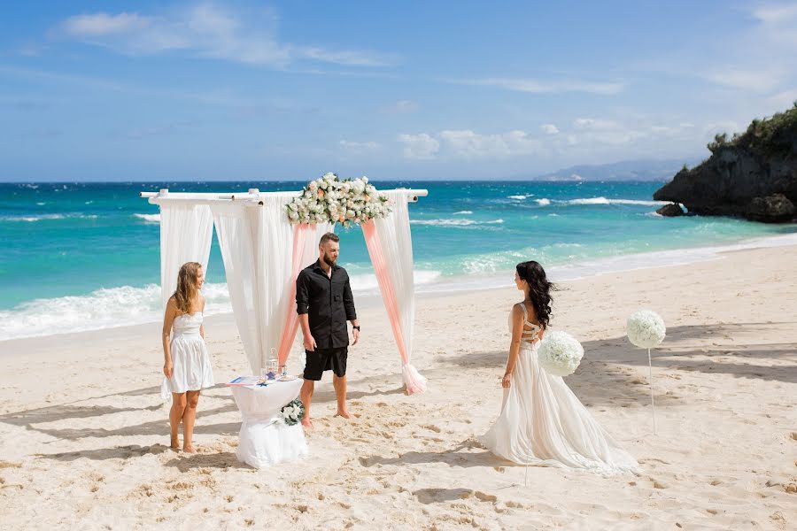 Fotógrafo de bodas Zhenya Razumnyy (boracayphotoraz). Foto del 28 de agosto 2017