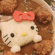 Hello kitty 蘋果村親子餐廳