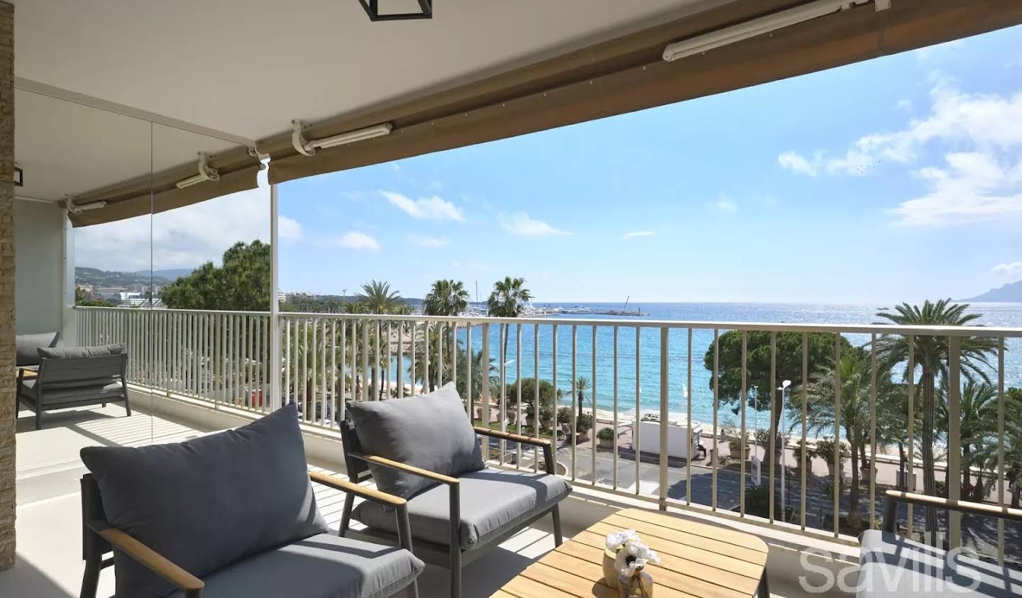 Apartment with terrace Cannes