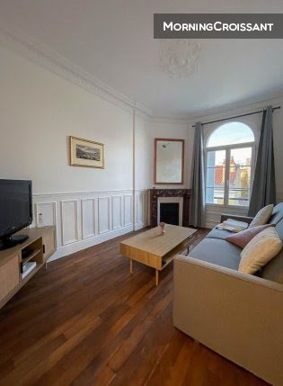 Location meublée appartement 3 pièces 45 m² à Nogent-sur-Marne (94130), 2 400 €