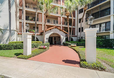 Apartment with pool 2