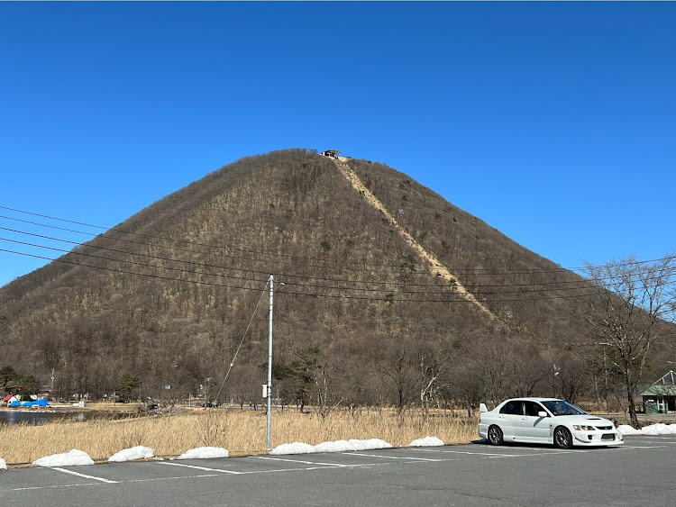 ランサーエボリューションのウクライナに平和を！・燃費悪いところ以外最高の車・今日も休日出勤・低そうで低くない少し低いクルマ・洗車に関するカスタム事例の投稿画像7枚目