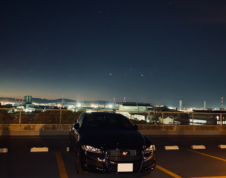 XFの夜景と愛車・夜景は難しい・黒豹の如く・毎月9日は屋上開放・KEN派閥に関するカスタム事例の投稿画像1枚目