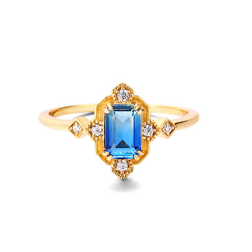 Title 4, Sterling silver blue green quartz ring, an eleg...