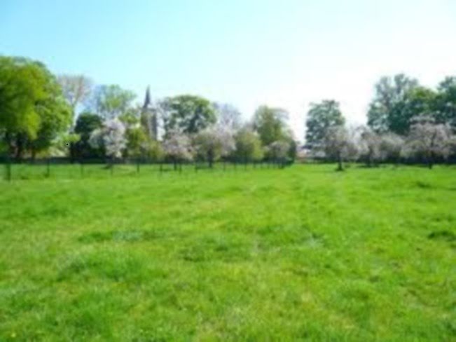 Vente terrain  634 m² à Provins (77160), 51 300 €