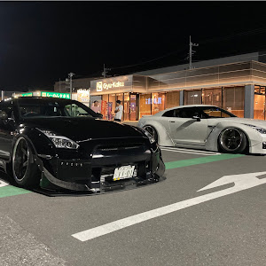 NISSAN GT-R