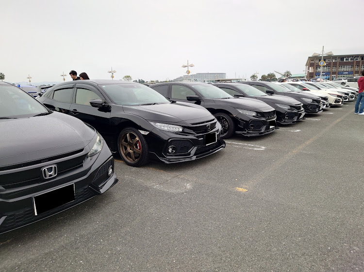 シビックのオフ会・乗ってる車の長所と短所に関するカスタム事例の投稿画像2枚目