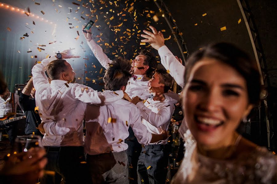 Fotógrafo de casamento Anna Kozdurova (chertopoloh). Foto de 13 de setembro 2017