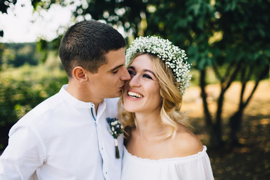 Fotógrafo de casamento Aleksandr Savchenko (savchenkosash). Foto de 7 de outubro 2018