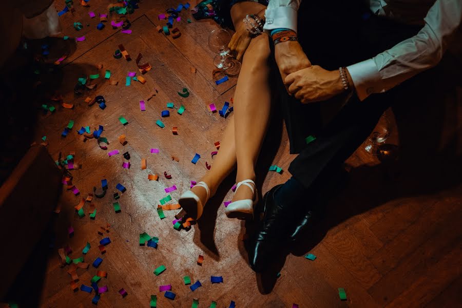 婚禮攝影師Robert Majtas（lovesnapstory）。2019 9月23日的照片