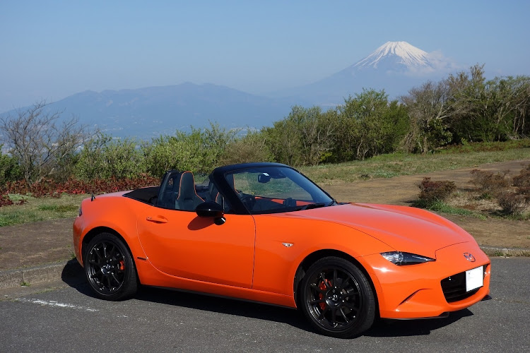 ロードスターのNDロードスター・ND5RC・MX-5・30周年記念車・大観山に関するカスタム事例の投稿画像1枚目