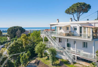 Maison avec terrasse 1