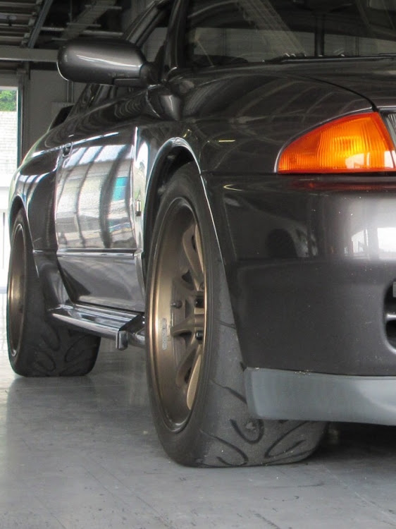 スカイライン GT-Rのタイヤへのこだわりに関するカスタム事例の投稿画像5枚目