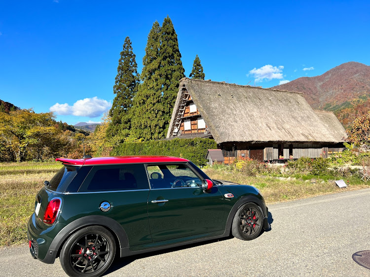 MINI ジョンクーパーワークスの紅葉ドライブ・ドライブ・徘徊・車好き・ミニクーパーに関するカスタム事例の投稿画像3枚目