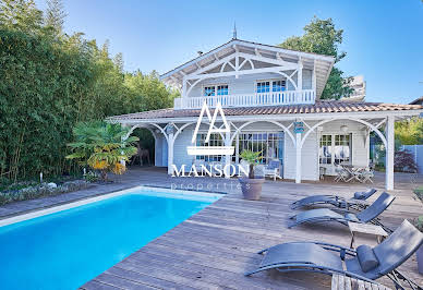 Maison avec piscine et jardin 4