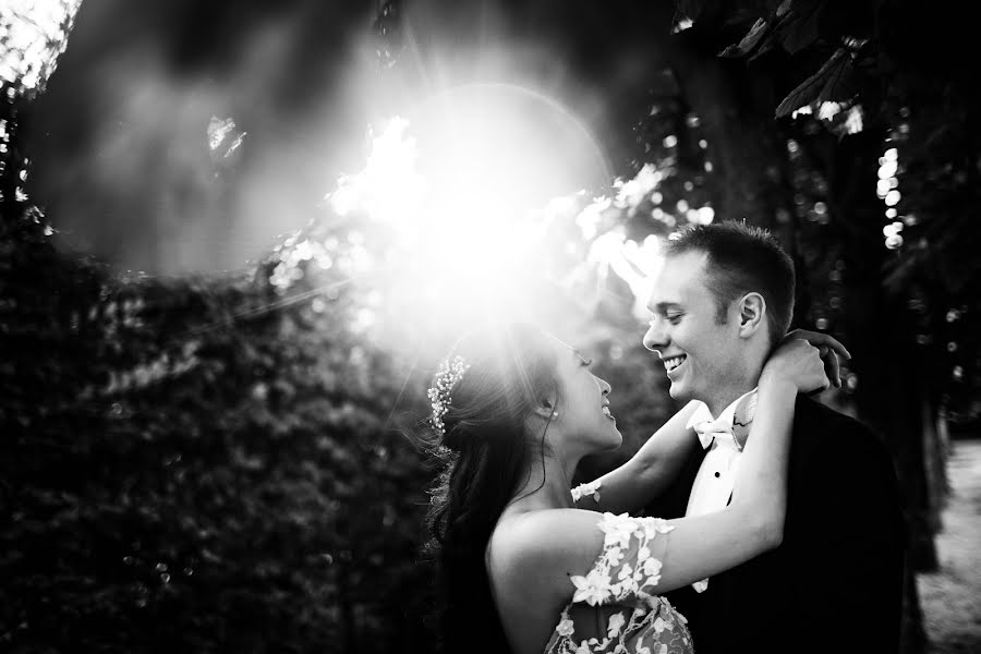 Wedding photographer Mike Shpenyk (monrophotography). Photo of 30 March 2020