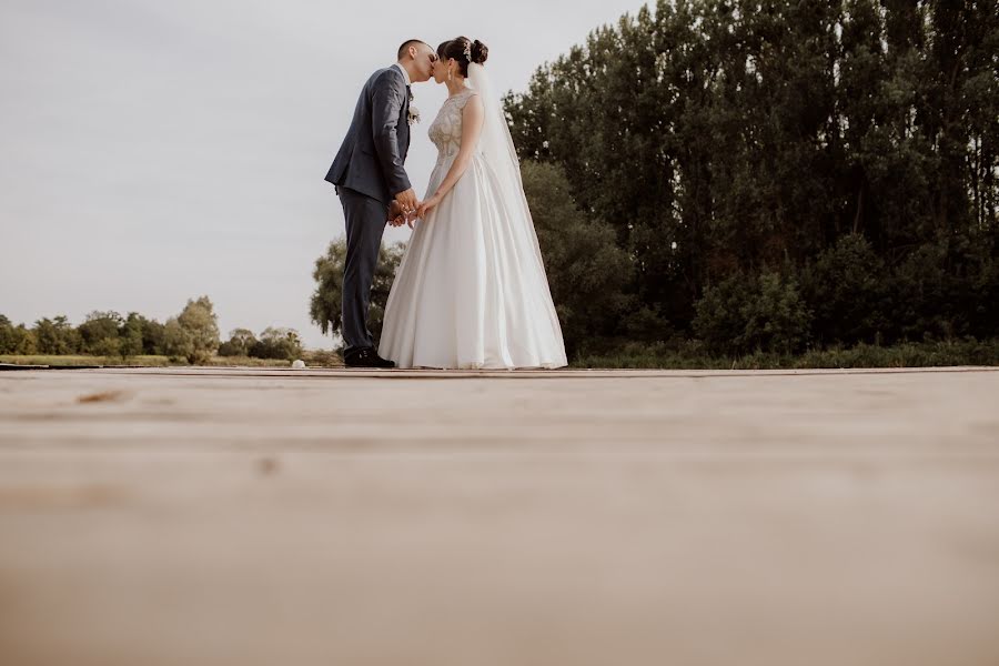 Wedding photographer Lesya Prodanik (lesyaprodanyk). Photo of 23 March 2020