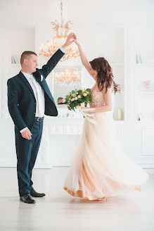 Wedding photographer Ekaterina Danilova (katerinadanilova). Photo of 12 April 2020