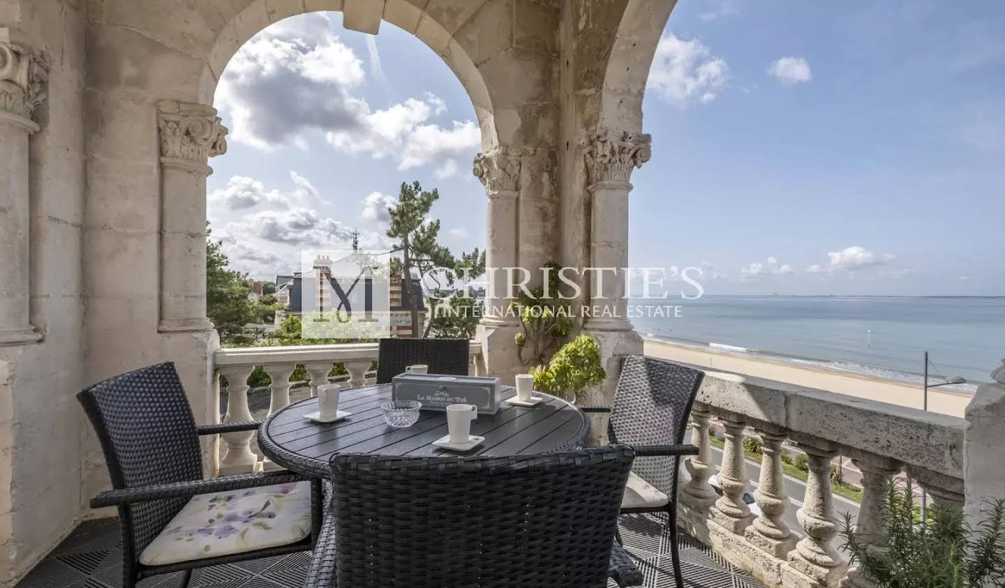 Apartment with terrace Royan