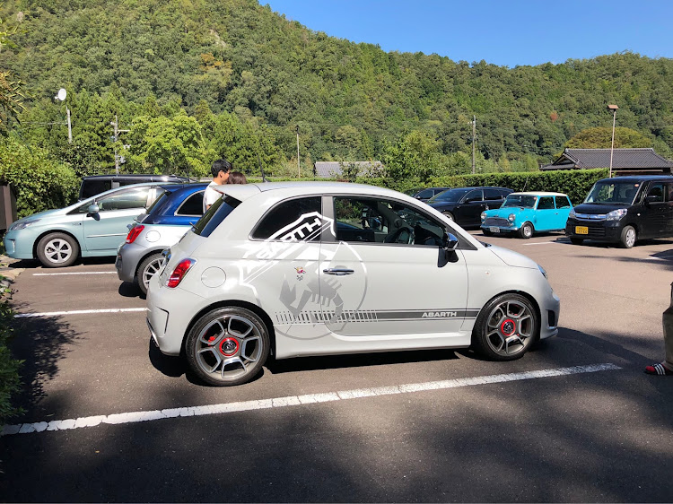 A6 アバントのミニクーパー・アバルト・岐阜清流公園に関するカスタム事例の投稿画像3枚目