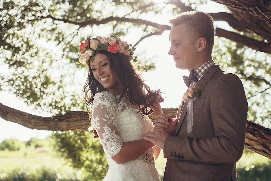 Fotógrafo de casamento Olesya Sapicheva (sapicheva). Foto de 22 de dezembro 2015