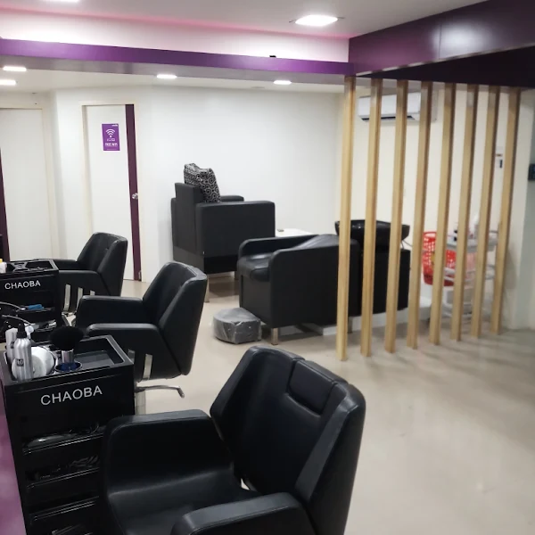 Naturals Unisex Hair And Style Salon photo 