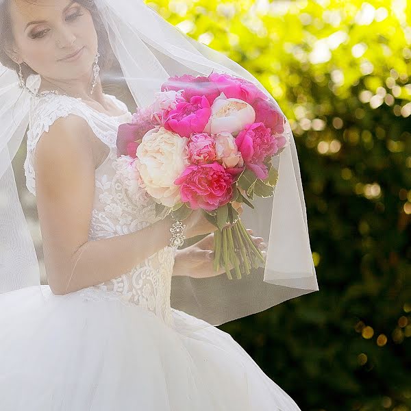 Wedding photographer Olya Shlemenkova (missolka). Photo of 5 August 2015