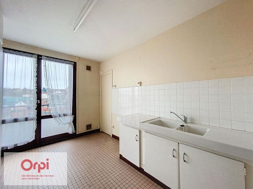 Location  appartement 2 pièces 61 m² à Montluçon (03100), 445 €