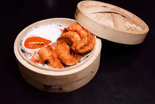 Fried Chicken Momos [4 Pieces]