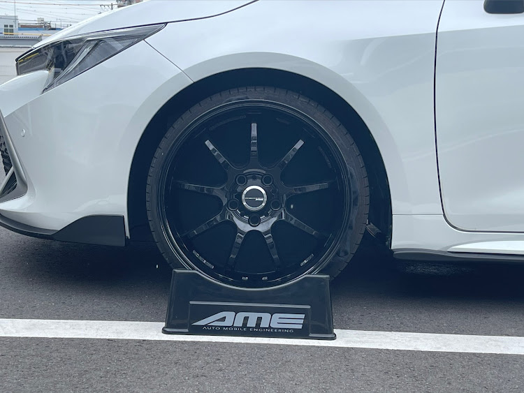 カローラスポーツのWORK・work Emotion・workwheels・ZR10に関するカスタム事例の投稿画像3枚目