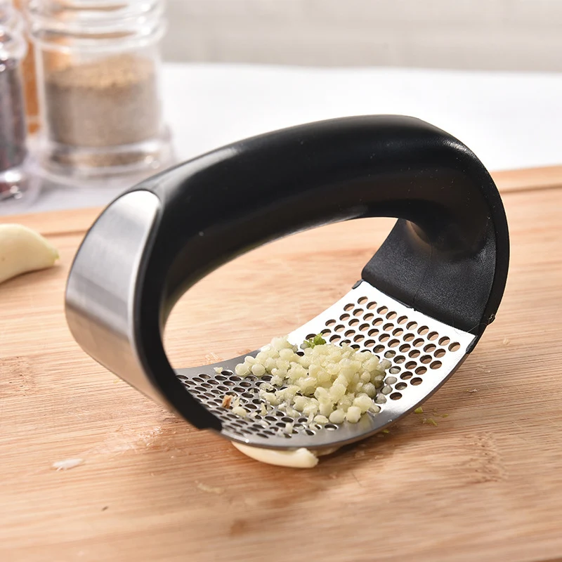 Amassador Manual de Gengibre e Alho em Aço Inoxidável para Cozinha Prepare suas receitas com facilidade e praticidade! Ideal para temperar seus pratos.