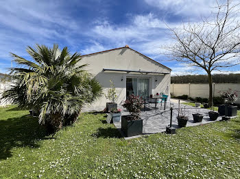 maison à Saint-Sulpice-de-Royan (17)