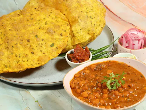 Methi Choley Bhature [2 Bhature]