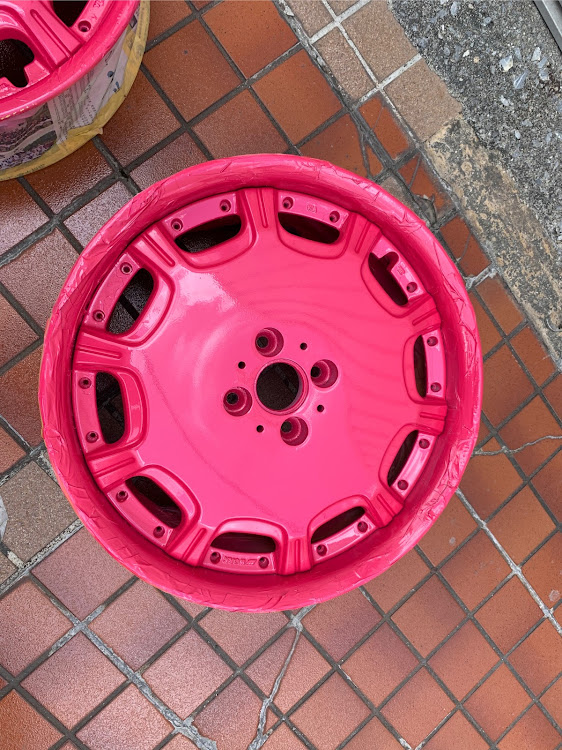 ワゴンRスティングレーのホイール塗装DIYに関するカスタム事例の投稿画像2枚目