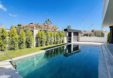 House with pool and terrace 3