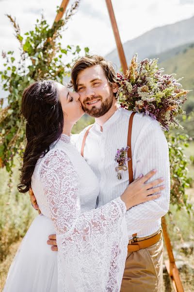 Fotógrafo de bodas Oksana Shuvalova (oksanashuvalova). Foto del 11 de marzo 2020