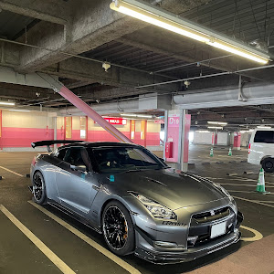 NISSAN GT-R