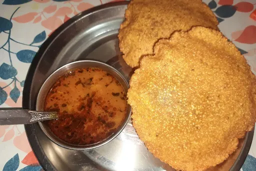 4 Bedmi Poori With Aloo Sabji