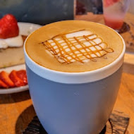 Roundabout Café 圓環咖啡(梅川店)