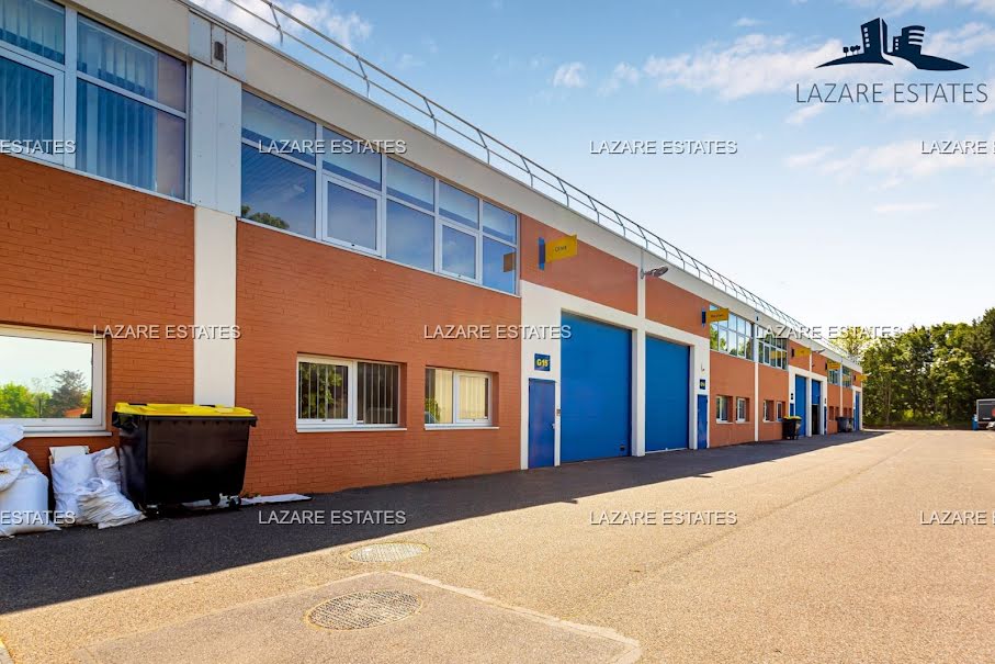 Location  locaux professionnels  336 m² à Saint-Ouen-l'Aumône (95310), 3 080 €