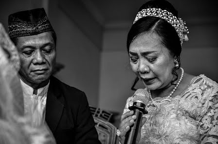 Fotógrafo de casamento Irawan Rahardian (irawanphotograp). Foto de 6 de setembro 2017