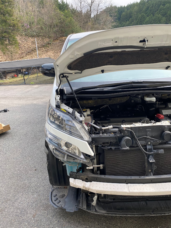 ヴェルファイアのGW・ステイホーム・ホイール交換・ヘッドライト磨き・DIYに関するカスタム事例の投稿画像3枚目