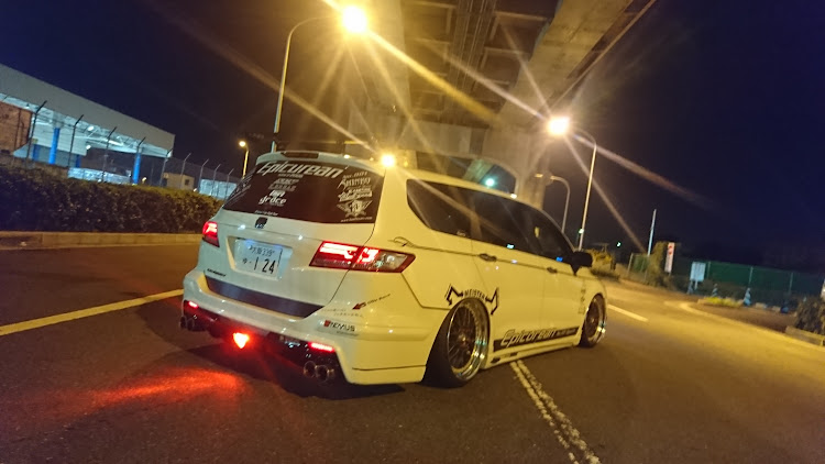 オデッセイのエムズガレージ・超絶愛車好き・三度の飯より愛車好き！・深夜撮影に関するカスタム事例の投稿画像5枚目