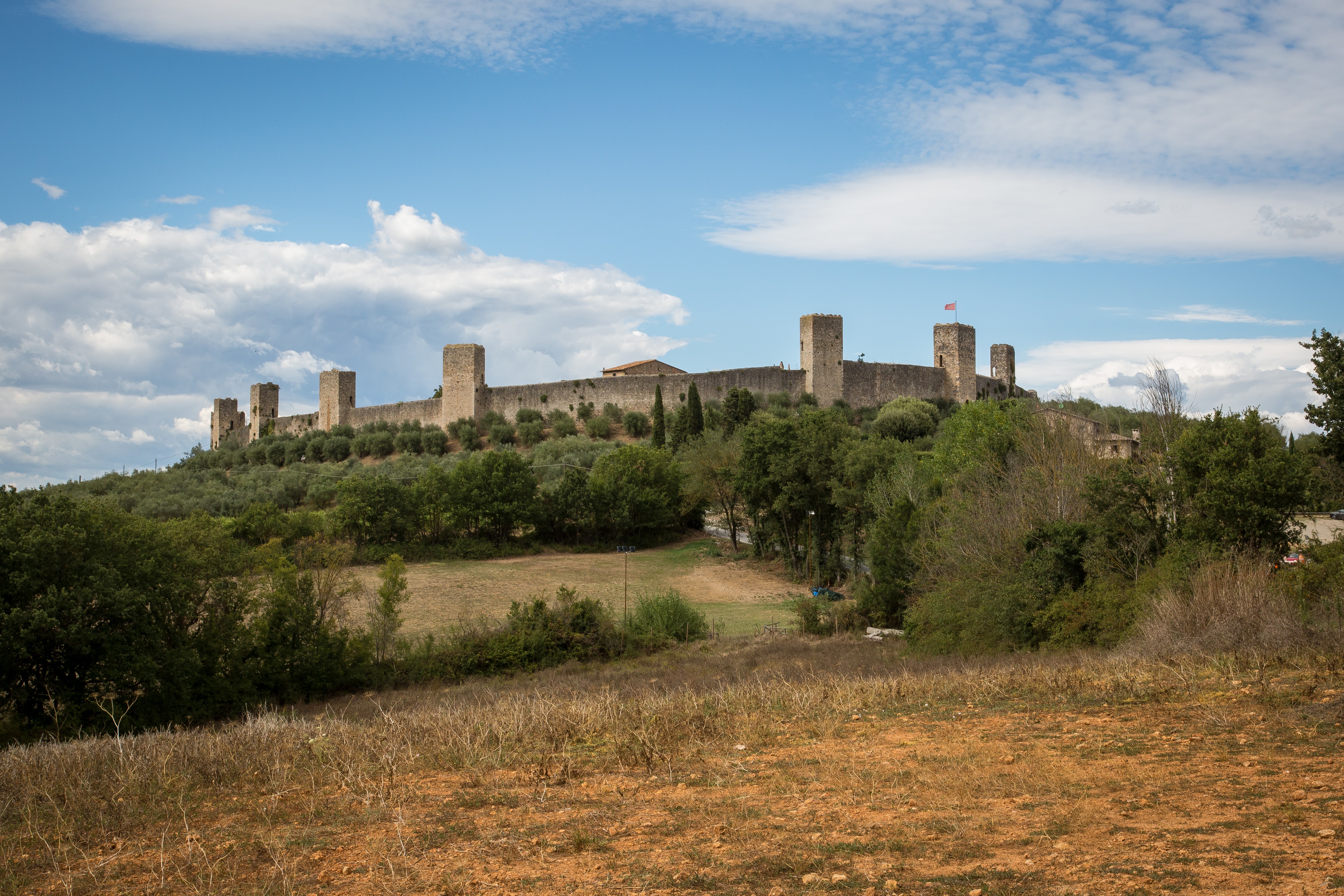 Monteriggioni, borgo fortificato