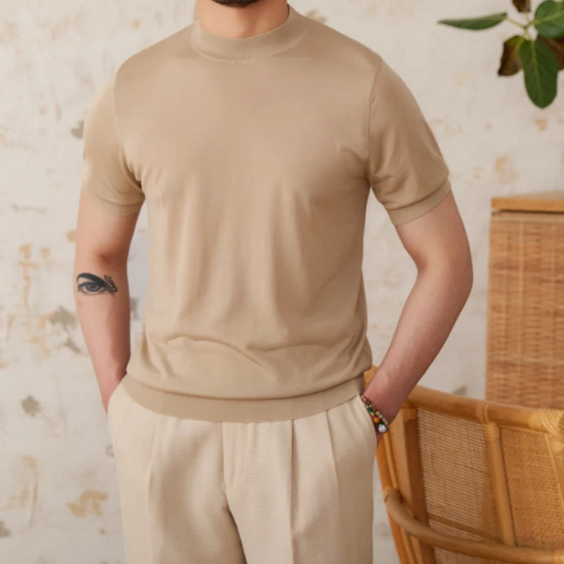 Slim Fit Small Round Neck Short Sleeve T-shirt. A comfortable and versatile tee, perfect for everyday wear, offering a m