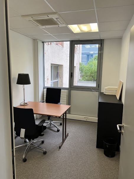 Location  locaux professionnels  50 m² à Levallois-Perret (92300), 2 880 €