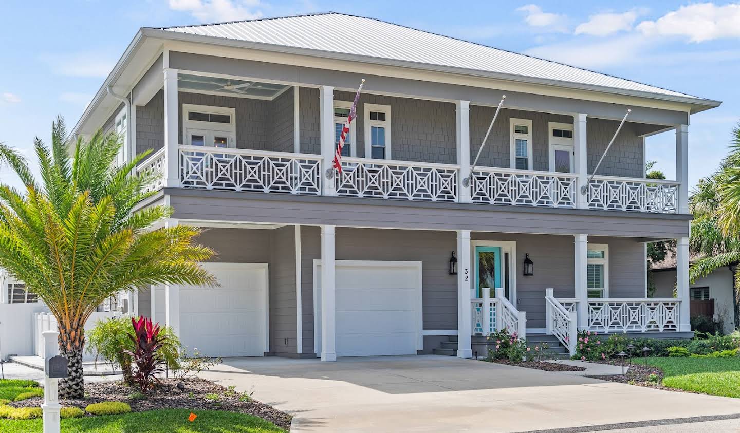 House with garden Palm Coast