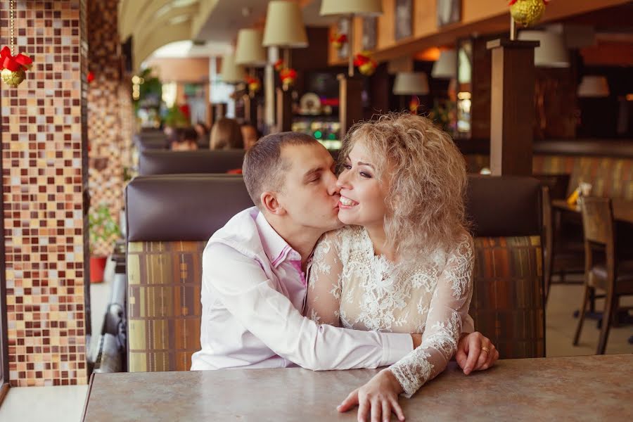 Fotógrafo de casamento Kseniya Vasilkova (vasilkova). Foto de 30 de dezembro 2015