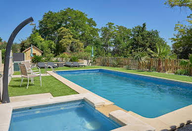 Maison avec piscine et terrasse 2