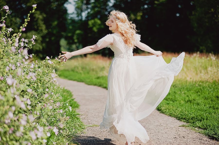 Fotógrafo de casamento Yuliya Siverina (juisi). Foto de 22 de setembro 2016